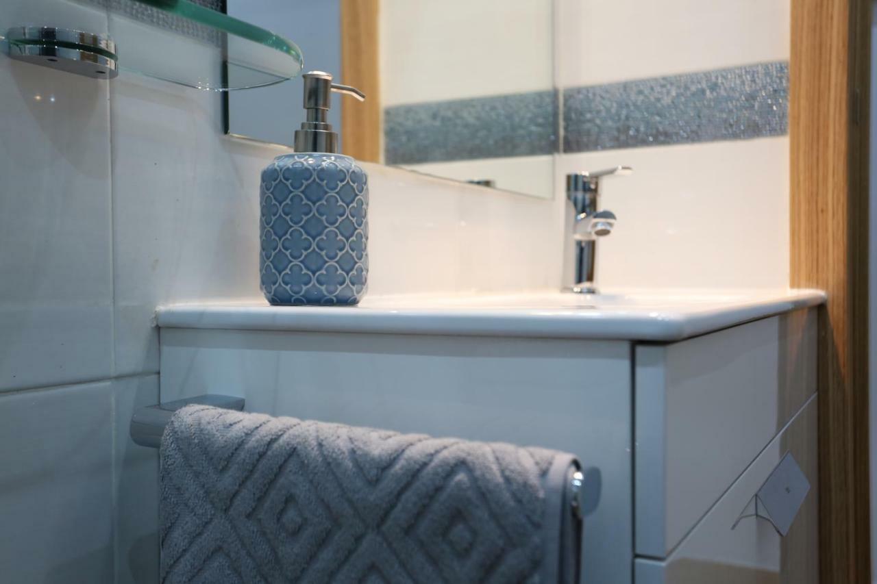 Atocha Art Apartment Madrid Ngoại thất bức ảnh